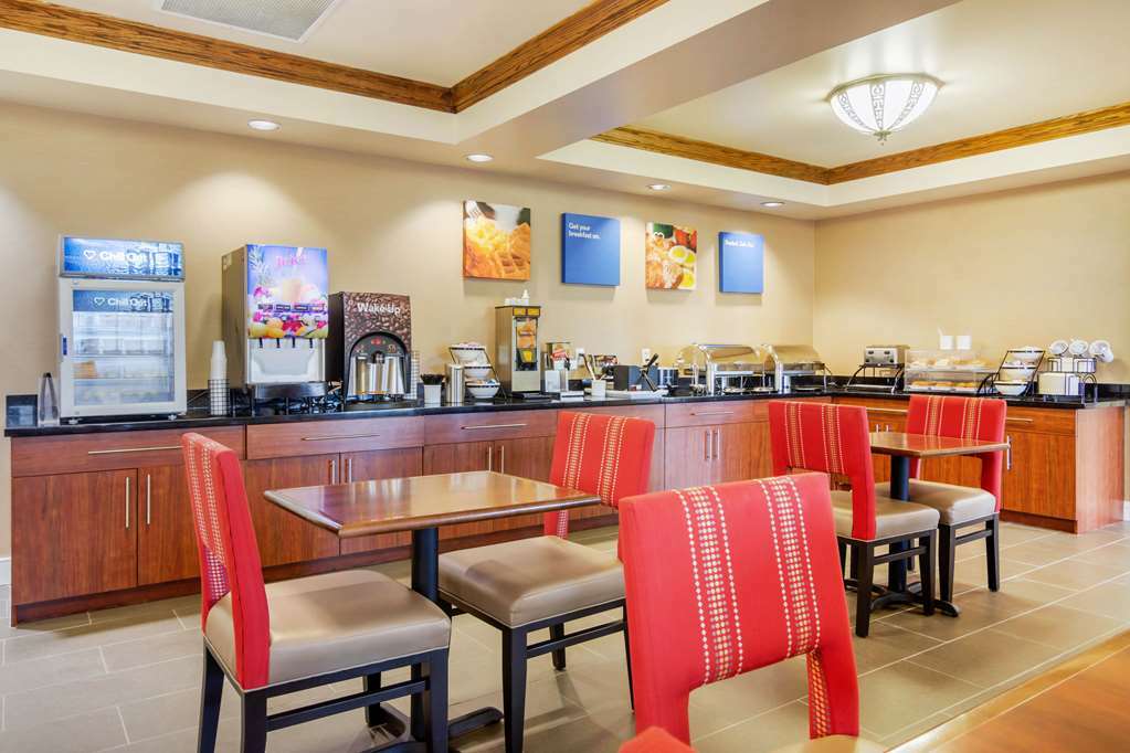 Comfort Inn & Suites Cordele Restaurant photo